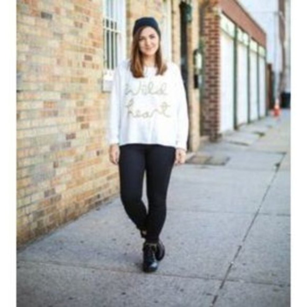 The Classic Boutique Wild Heart Destructed Cream Gold Sweater Small‎